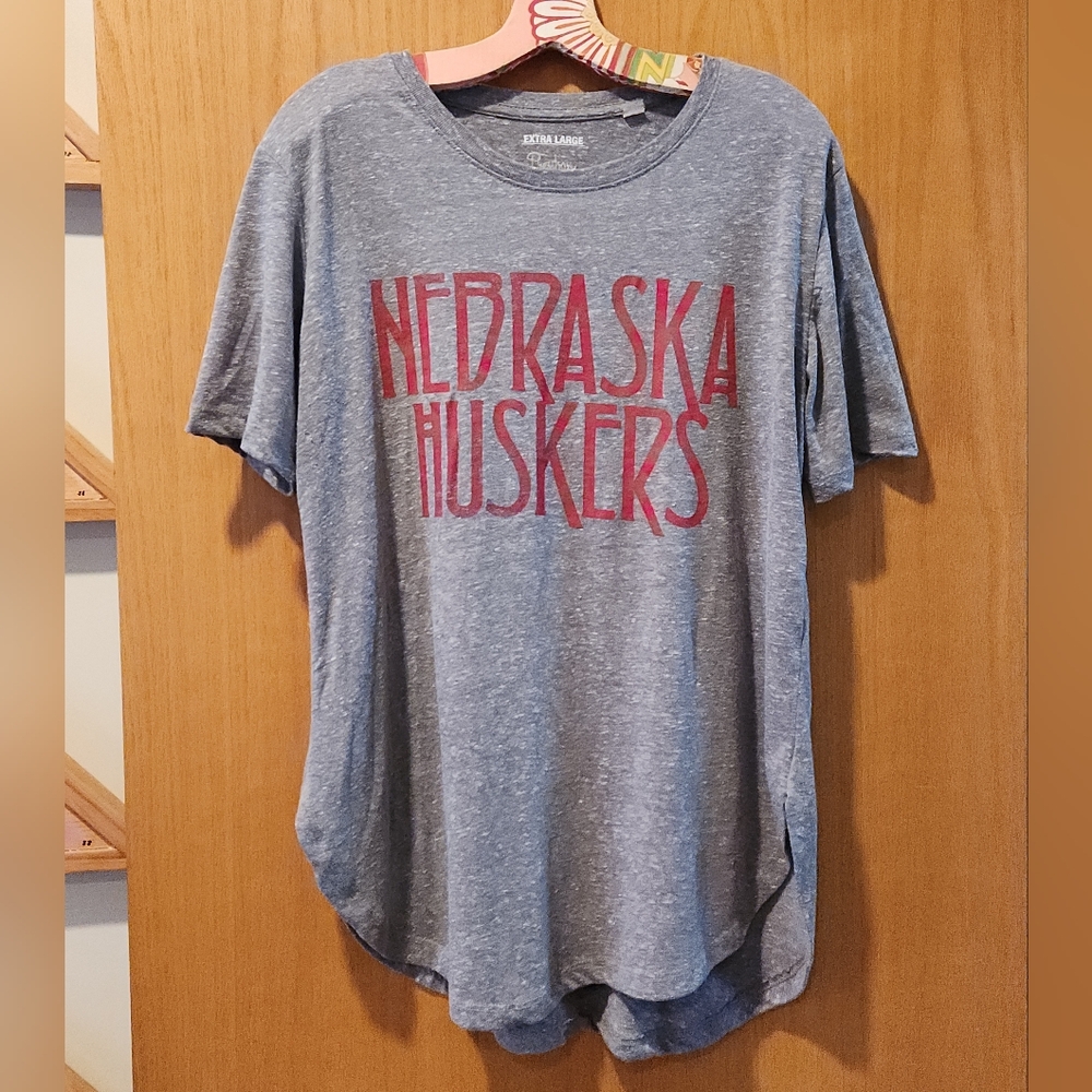 Nebraska Cornhuskers Womens XL gray long tunic tee rounded hem retro slub knit